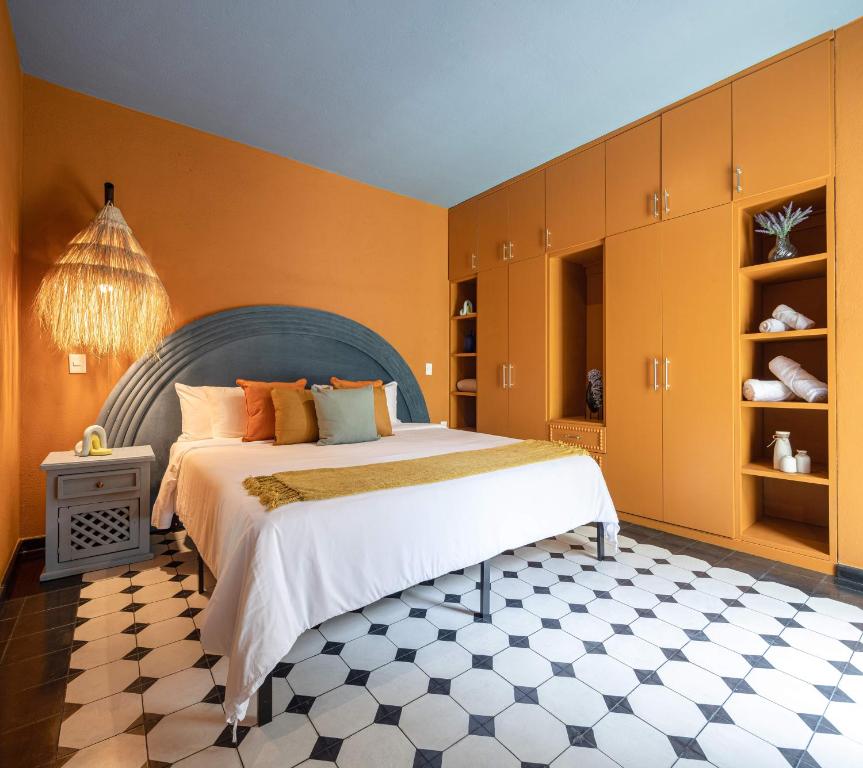 Elysian Deco suites - A Kaleidoscope of Color - 3