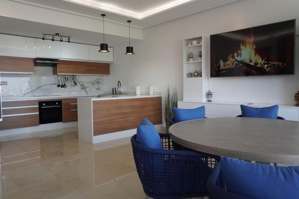 Grand Appartement Vue Mer, Balcon & Parking privé, El Balia