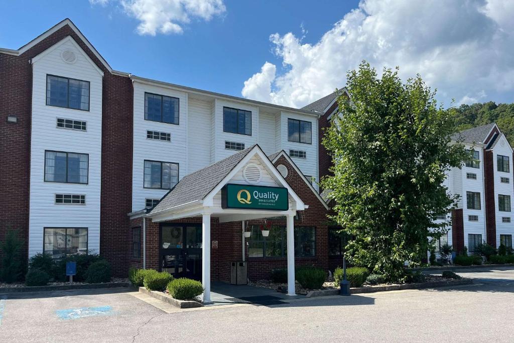 Quality Inn & Suites Prestonsburg next to Mountain Arts Center, Prestonsburg