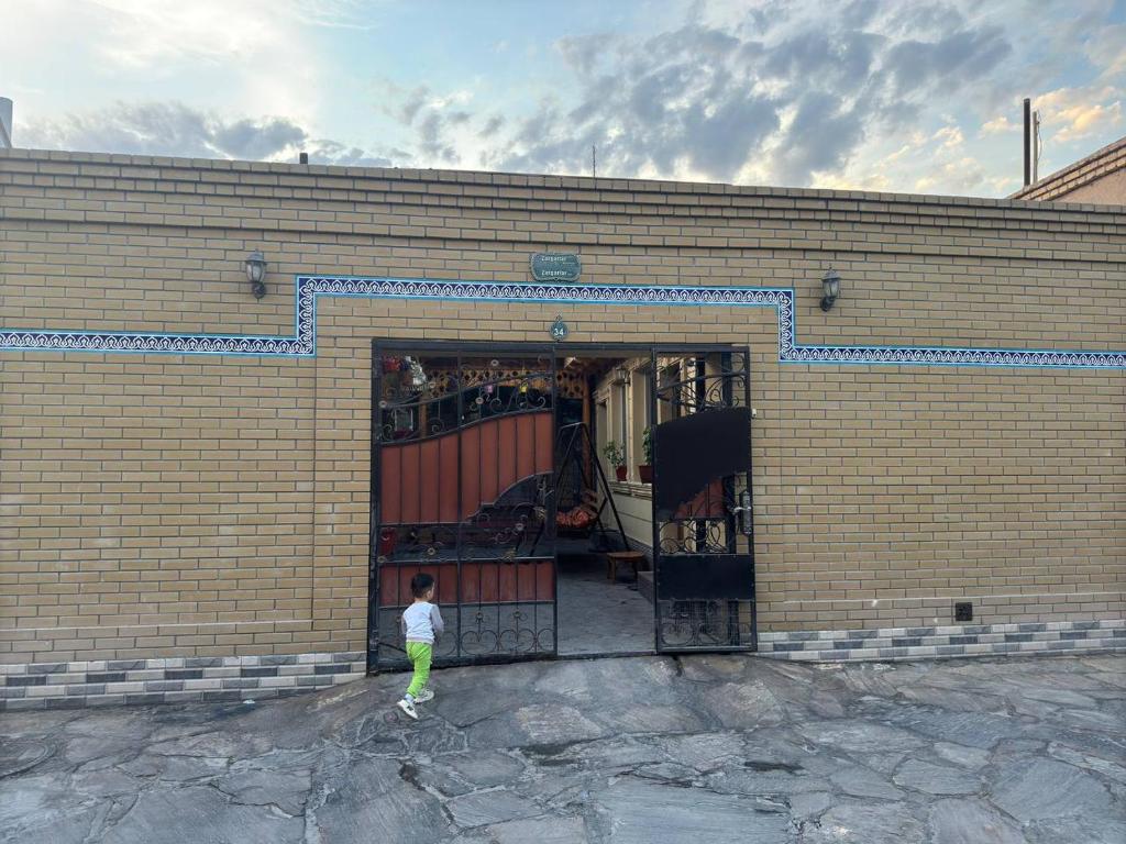 Mustafo Sardorbek, Chiva