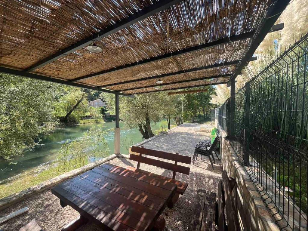 Bunica Spring Villa - 2