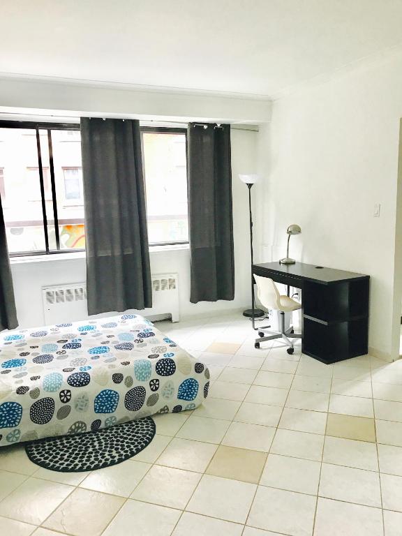 Stylish Montreal Apartment Comfortable Stay in the Golden Square Mile, Montreal