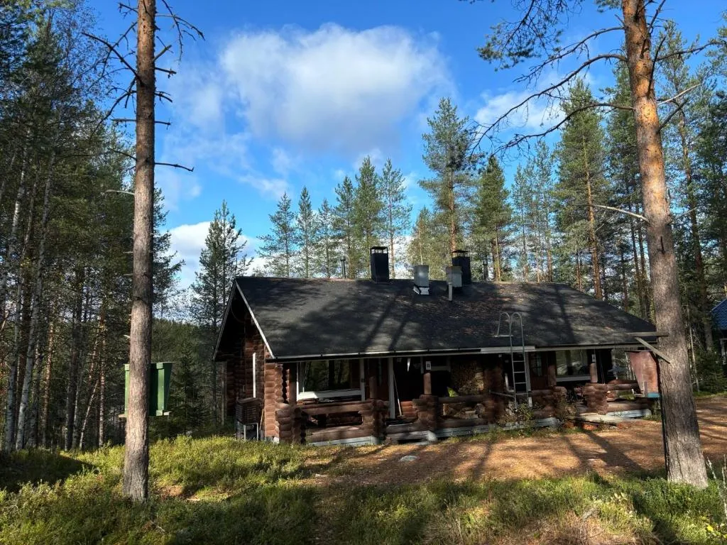 Loppiaiskaari 5, Paljakka, hotel in Puolanka