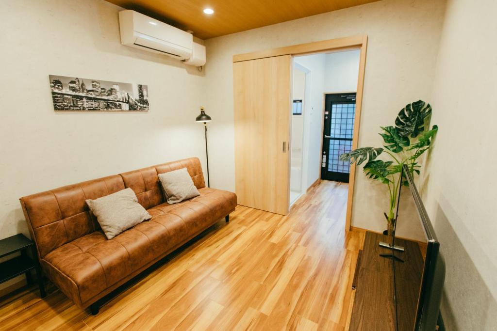 J S暁宅-澪 mio, Ósaka