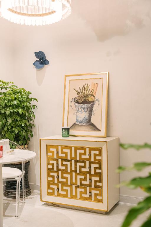 Central Modern Apt Big Group