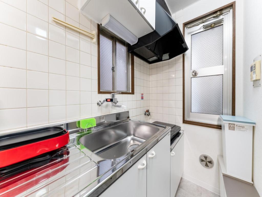 Asakusa 4min walk, 8min to Senso-ji Temple, 5min to Ueno,4 min to Kappabashi, Switch, Free Wi-Fi, Po