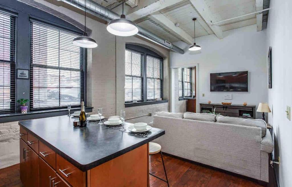 NY Style Loft with KingBed, Rochester