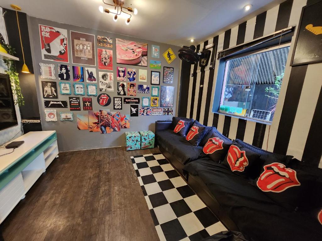 Shared lounge/TV area, Vila Rock Hostel - Secure Neighborhood, Near Metro, Allianz Parque, Vila Madalena, Av Paulista in São Paulo