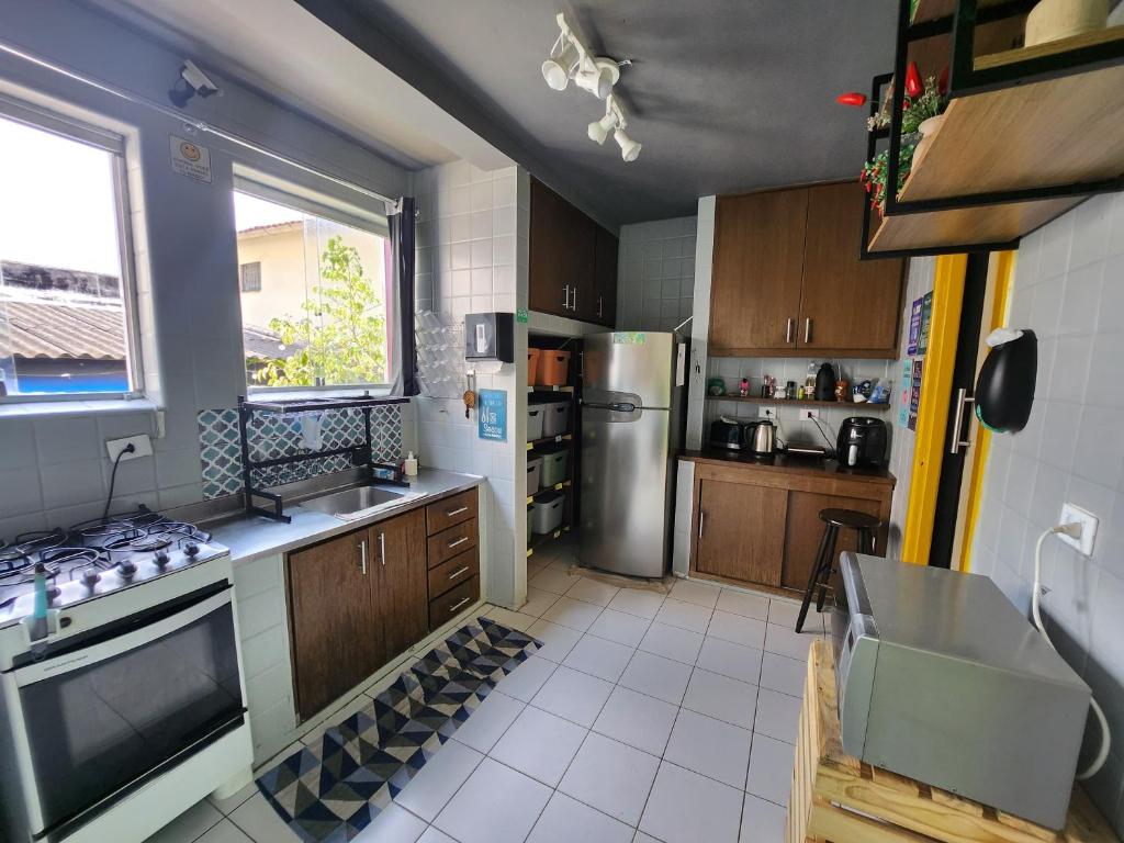 Kitchen, Vila Rock Hostel - Secure Neighborhood, Near Metro, Allianz Parque, Vila Madalena, Av Paulista in São Paulo