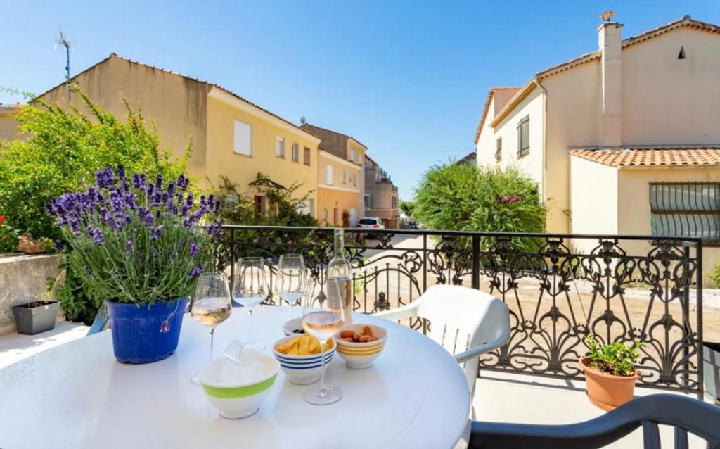 Remarquable T2 avec terrasse, Carqueiranne