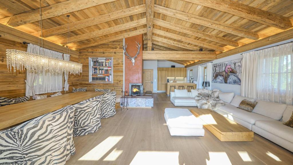 Chalet Bockberg Ski in - Ski out & Whirlpool in Kitzbühel by ONE VILLAS - 3