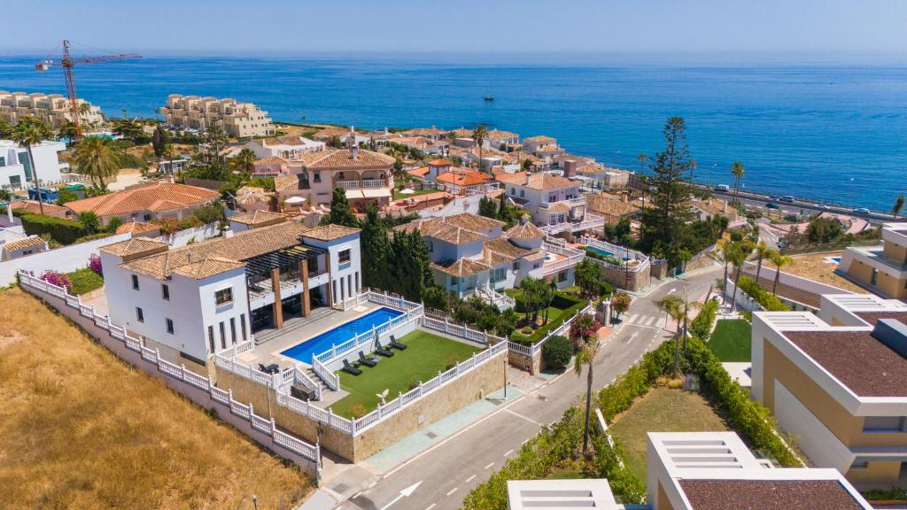 Dream beach-side villa with sea views & close to golf - 3