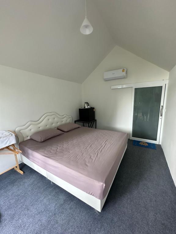 อิงผาการ์เด้นวิว รีสอร์ท เนินมะปราง