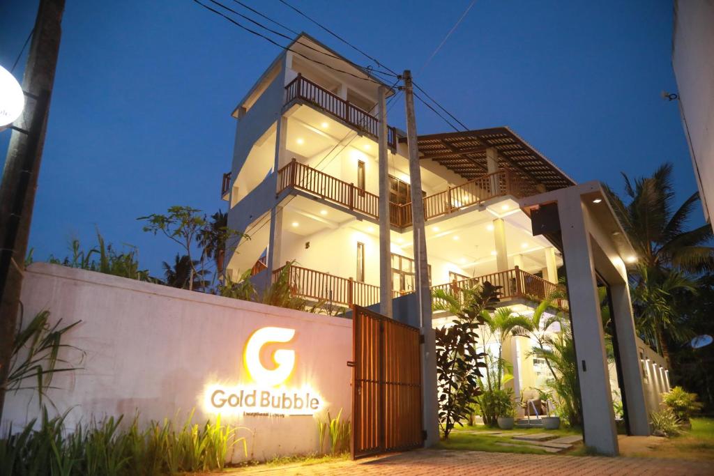 Gold Bubble, Ahangama