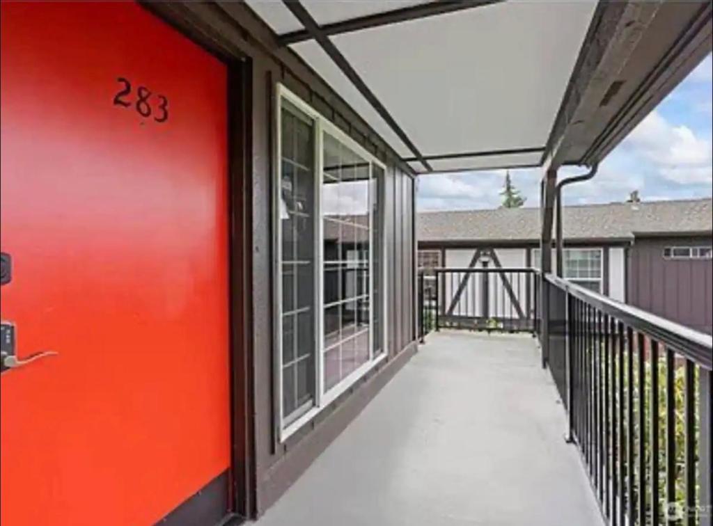 Modern and elegant condominium, SeaTac