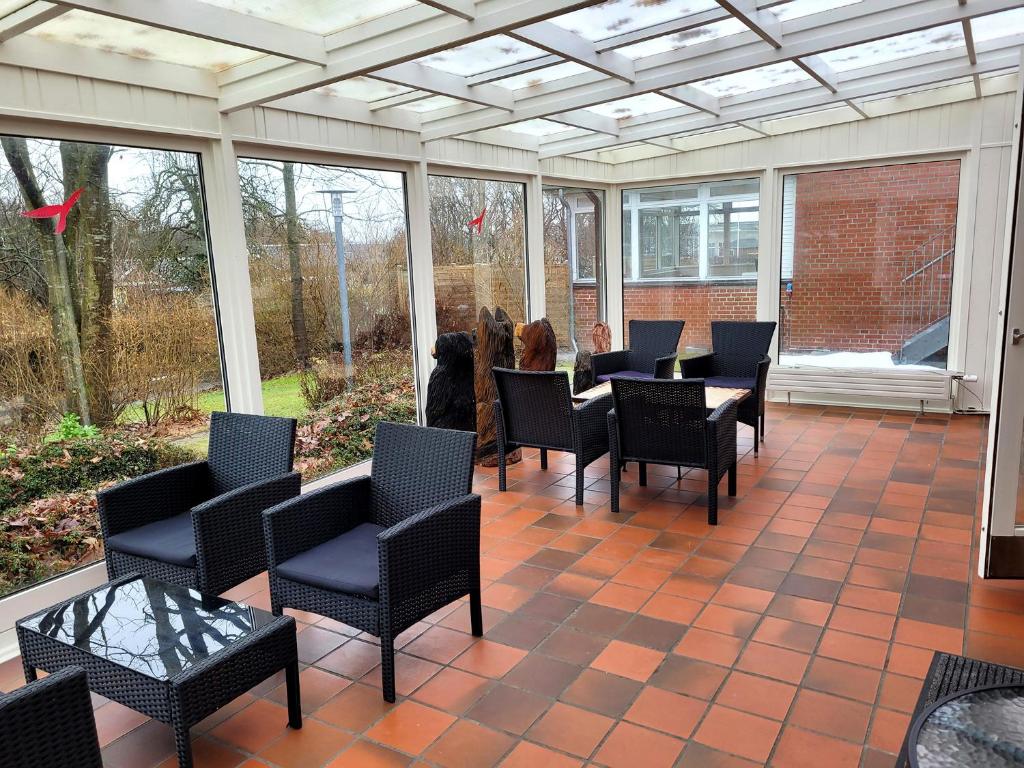 Shared lounge/TV area, Aarhus Hostel og Hotel in Hasselager