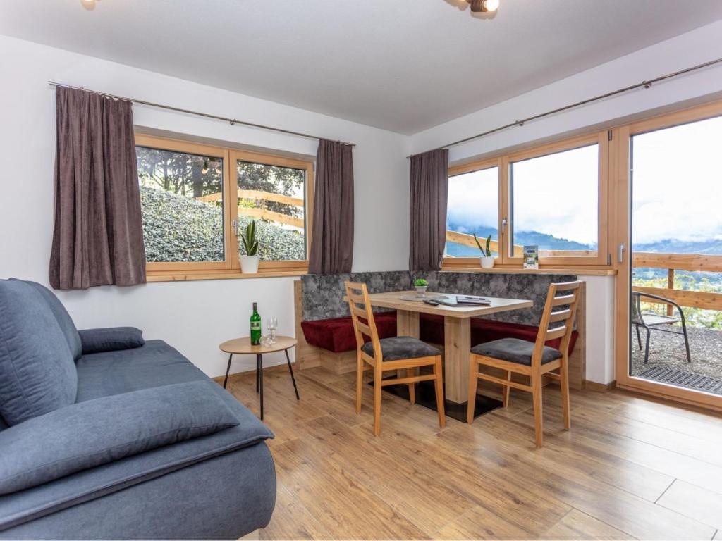 Apartment Seeblick inkl- Sommerkarte by Interhome - 2