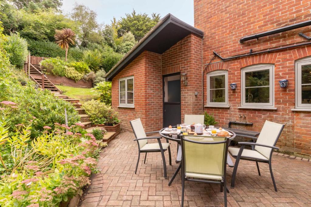 Clearmount Cottage Weymouth (Host & Stay) - photo 4