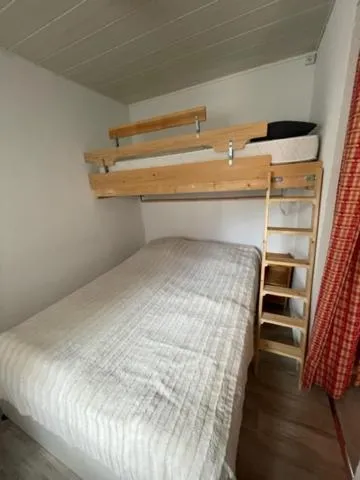 Appartement 5 personnes，位于贝勒沃的酒店