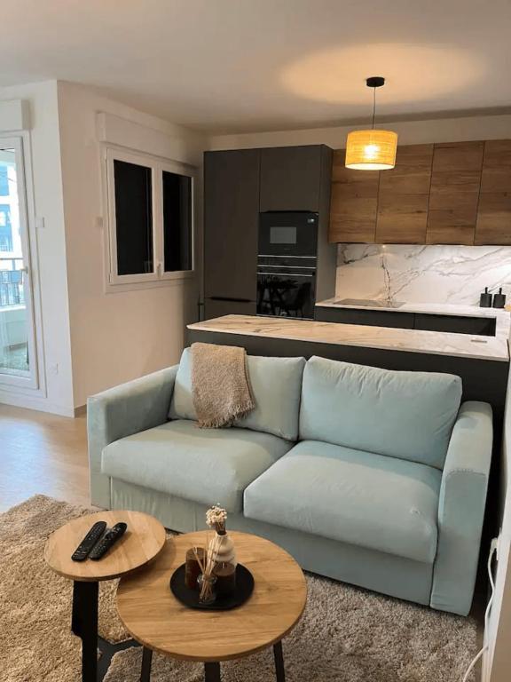 Modern apartment with terrace, Saint-Ouen