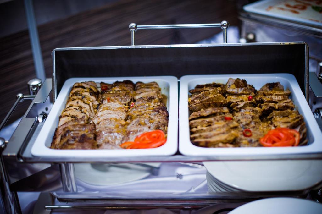 Comida y bebida