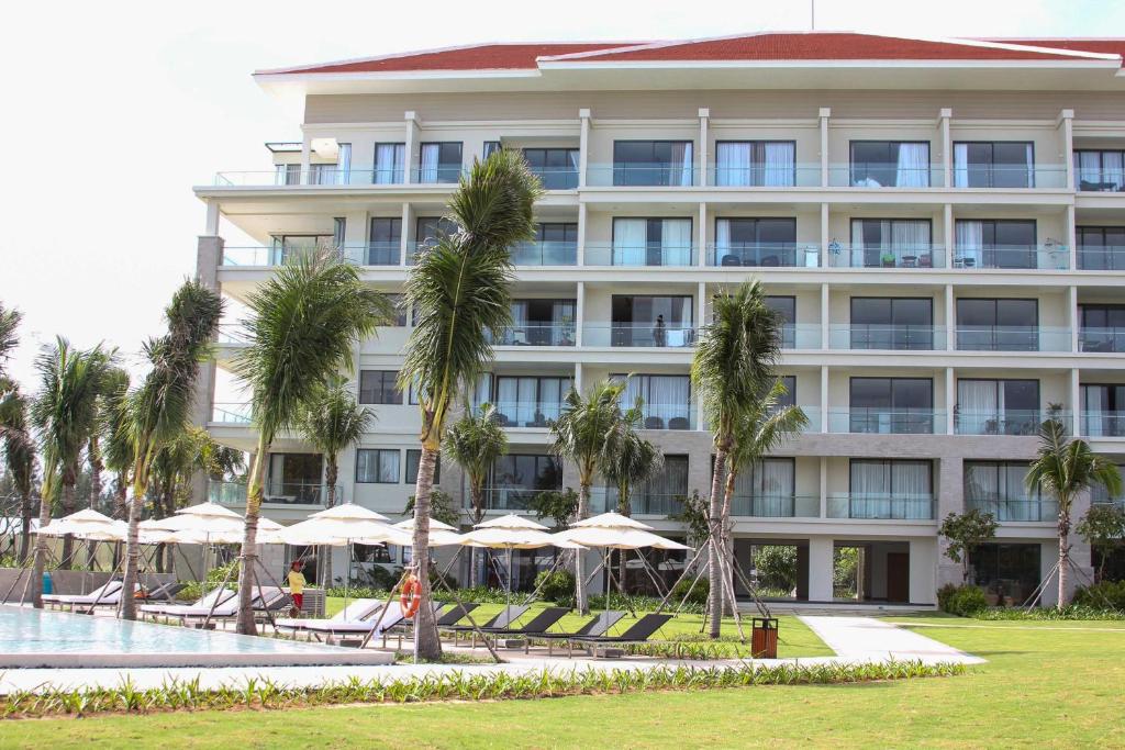 Ocean Apartment with Garden