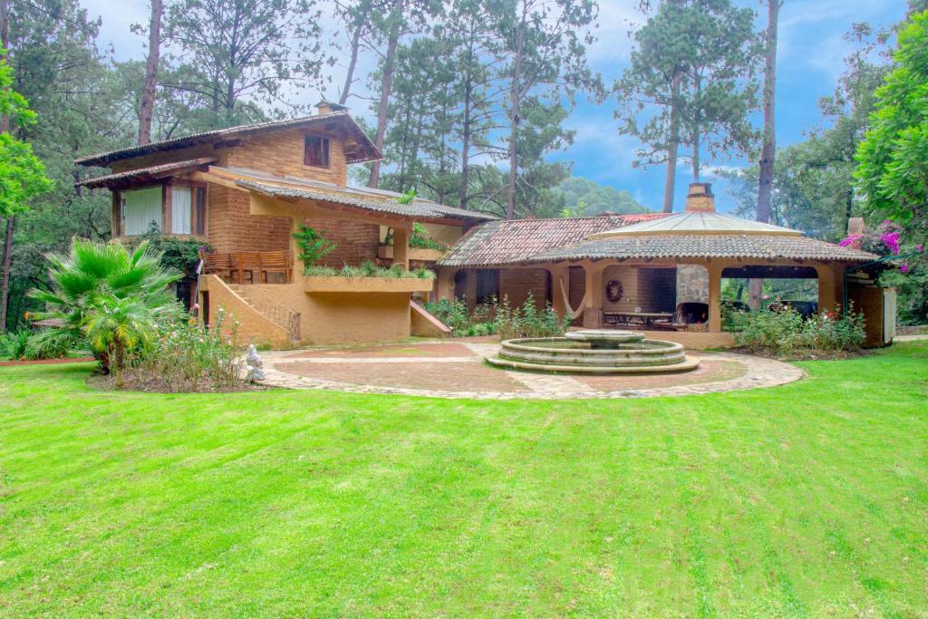 Casa Avándaro con alberca, Río, Bosque y Cocinera! - 1