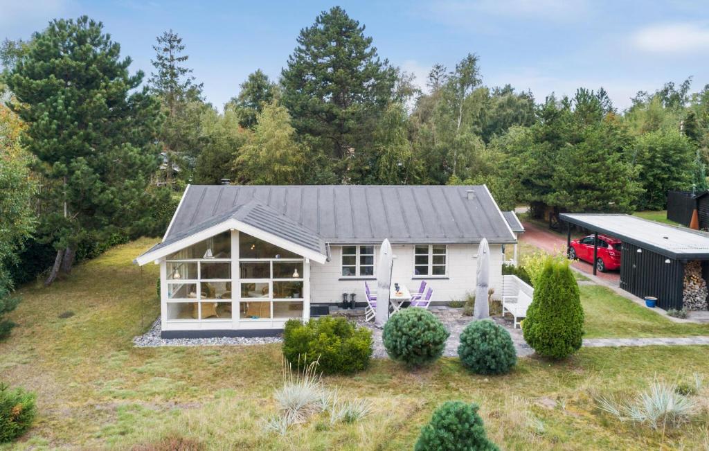 Awesome Home In Væggerløse With Wifi, Marielyst