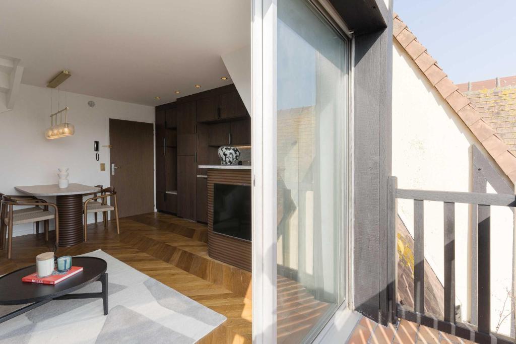 High-end 2 bedroom duplex with parking Place Morny - 3