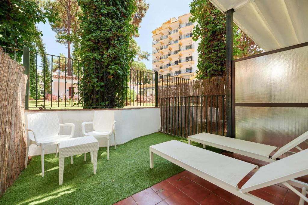 AluaSun Marbella Park — Hotel building in Marbella, Andalusia