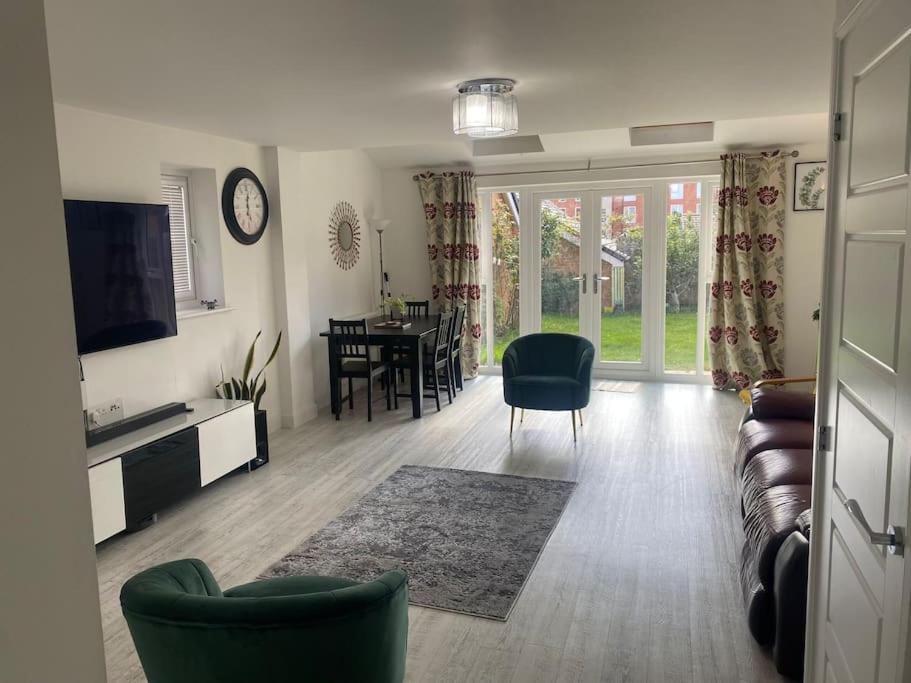 Liddle Way Garden Getaway, Basingstoke