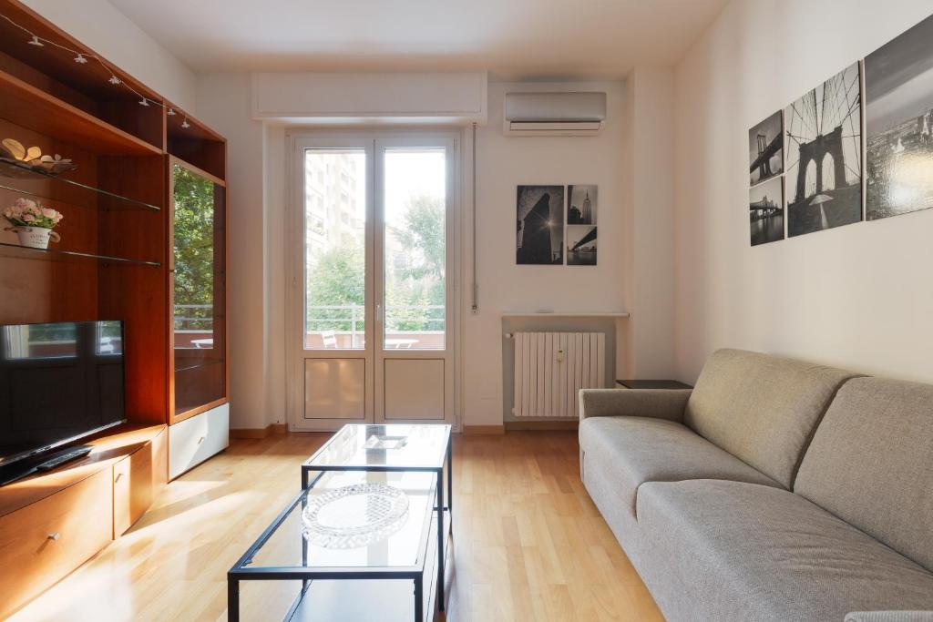 GuestHost - Irnerio- Washington Balcony Apartment - 5