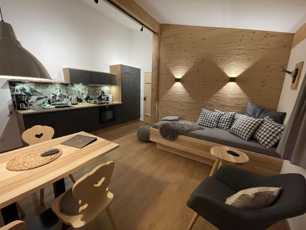 Stadl Lodge Hinterstein - Skipass im Winter und Bergbahnen im Sommer inklusive - 3