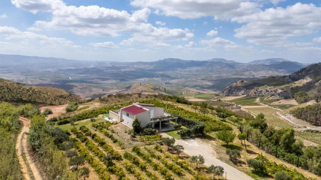 Villa Bonifato alloggo a uso turistico vista sulle campagne e sul mare siciliano - 2