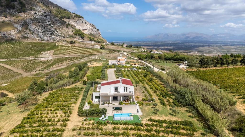 Villa Bonifato alloggo a uso turistico vista sulle campagne e sul mare siciliano - 3