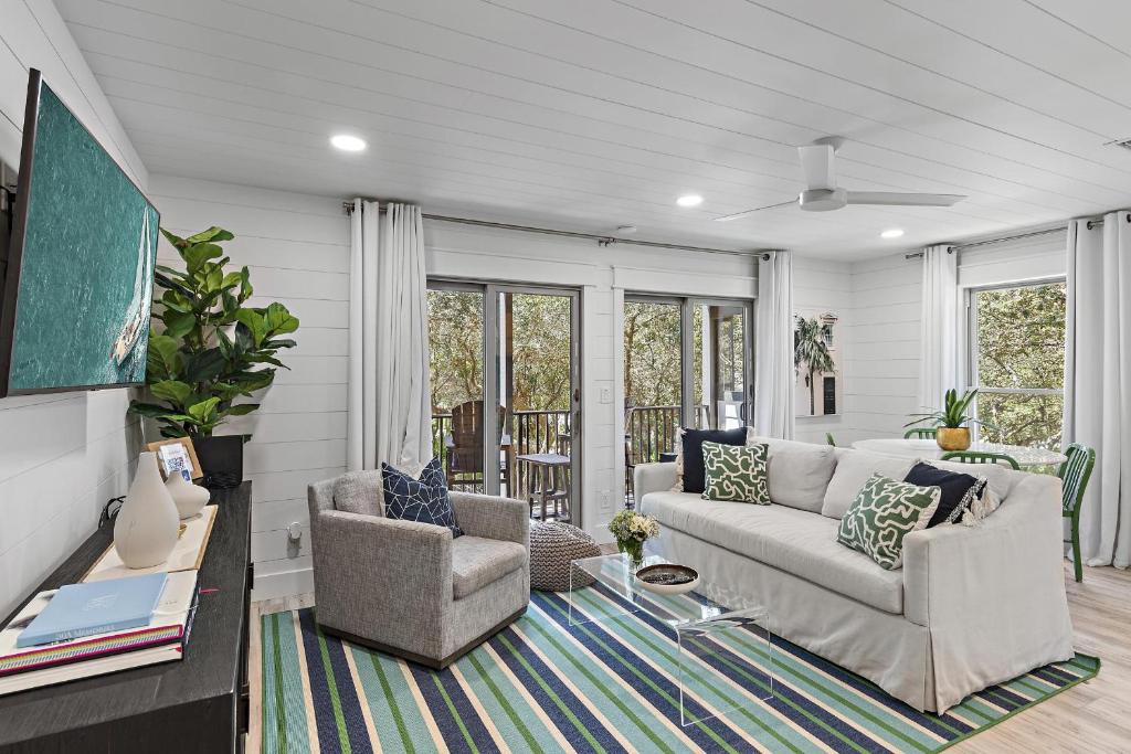 Inlet Beach - BeeBy The Ocean, Rosemary Beach