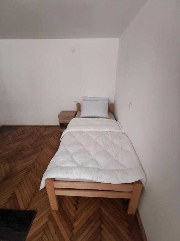 Nov apartman u mirnoj ulici u centru Beograda - 5