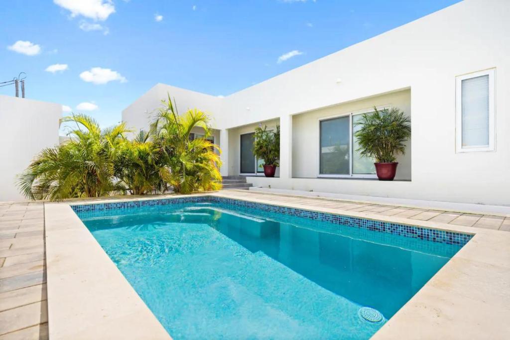 Luxurious villa in Noord, Aruba, Palm-Eagle Beach