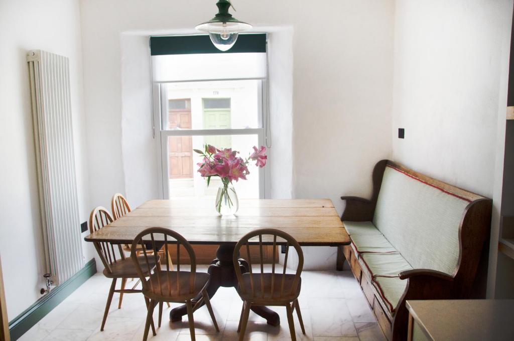 Wellington House, Falmouth photo 5