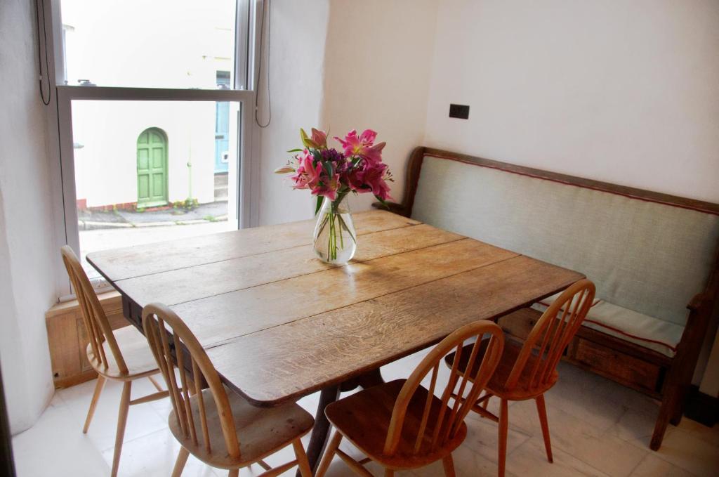 Wellington House, Falmouth photo 6