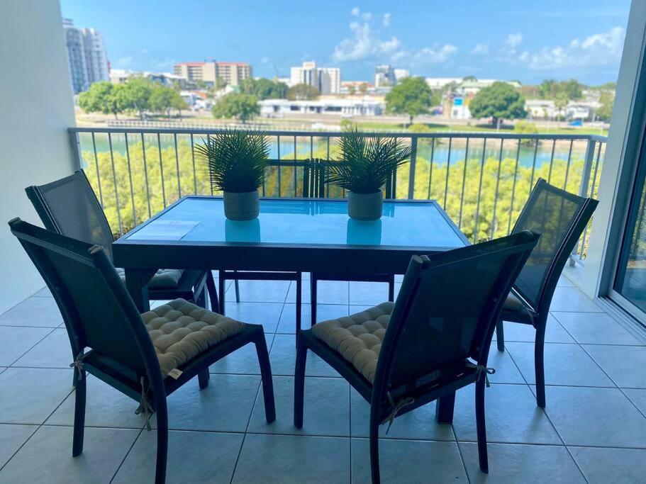 Good Vibes Only on Stanley, Townsville