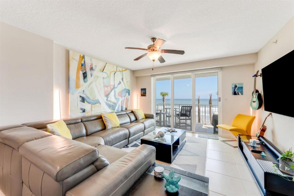 Unit 203 Aruba - 3 Bedroom Ocean Front, Daytona Beach