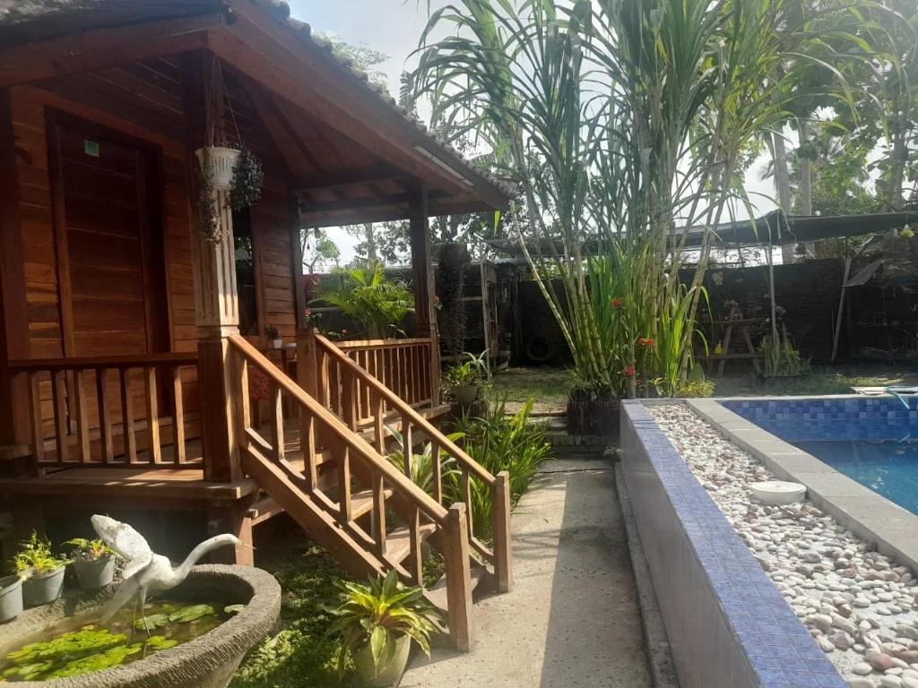 Pondok Elen Mandalika