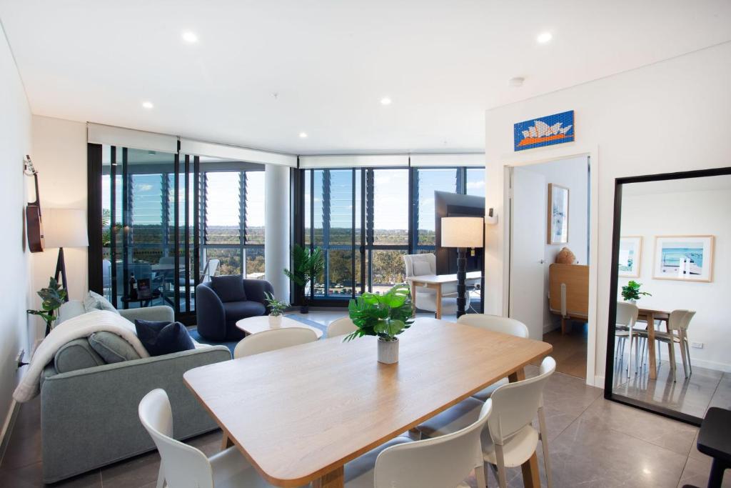 Modern Splendour, Macquarie Park I90, Sydney