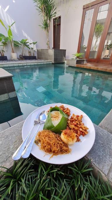 Namdur Villa Sariwangi &#8211; Tropical Villa in Bandung With Private Pool