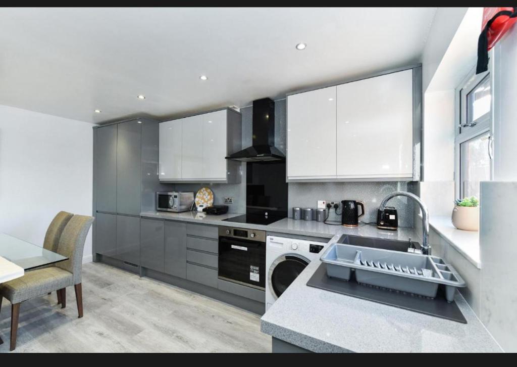 Windmill Villa, Warsop