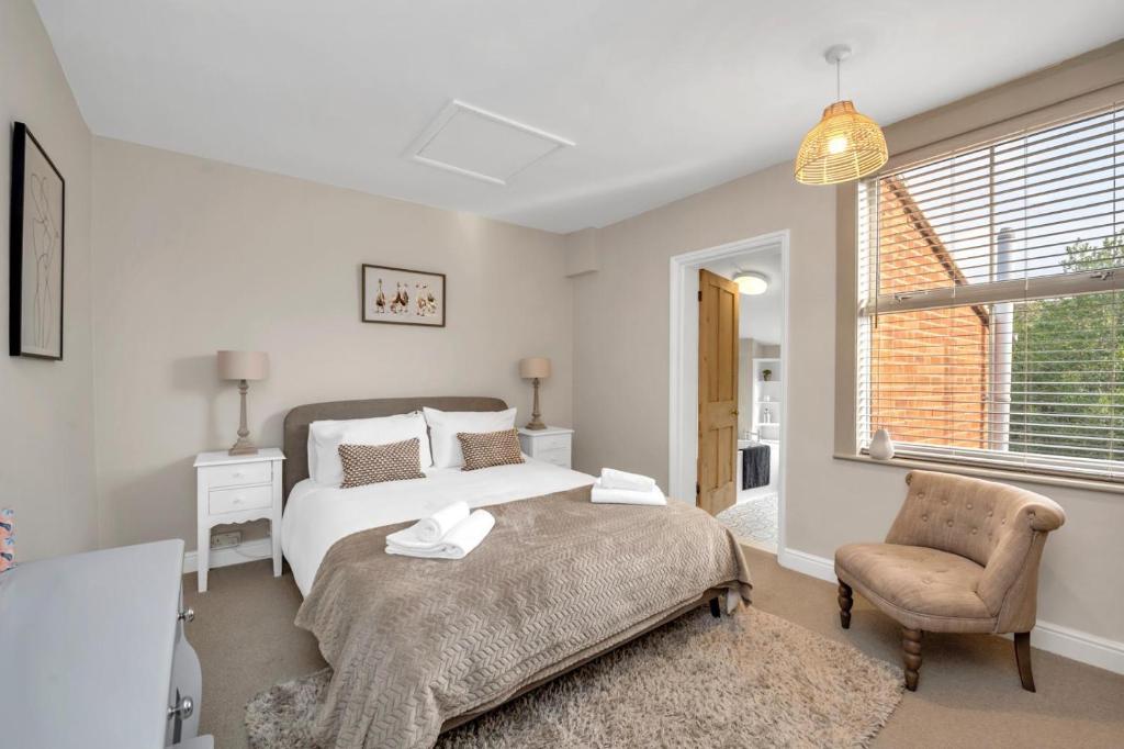 Delightful 10 St Martins - 2 bed, 2 bathroom with parking available, Bury Saint Edmunds