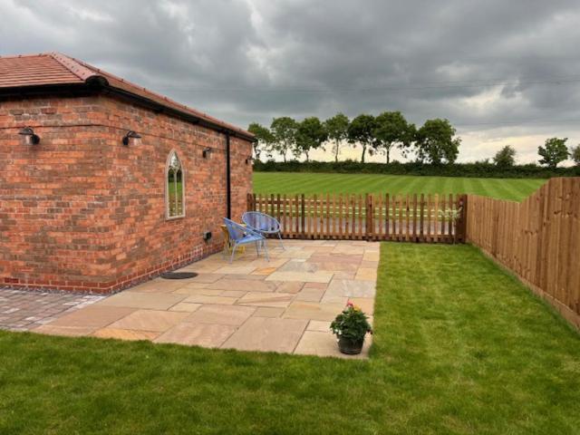 The Country View, Feckenham