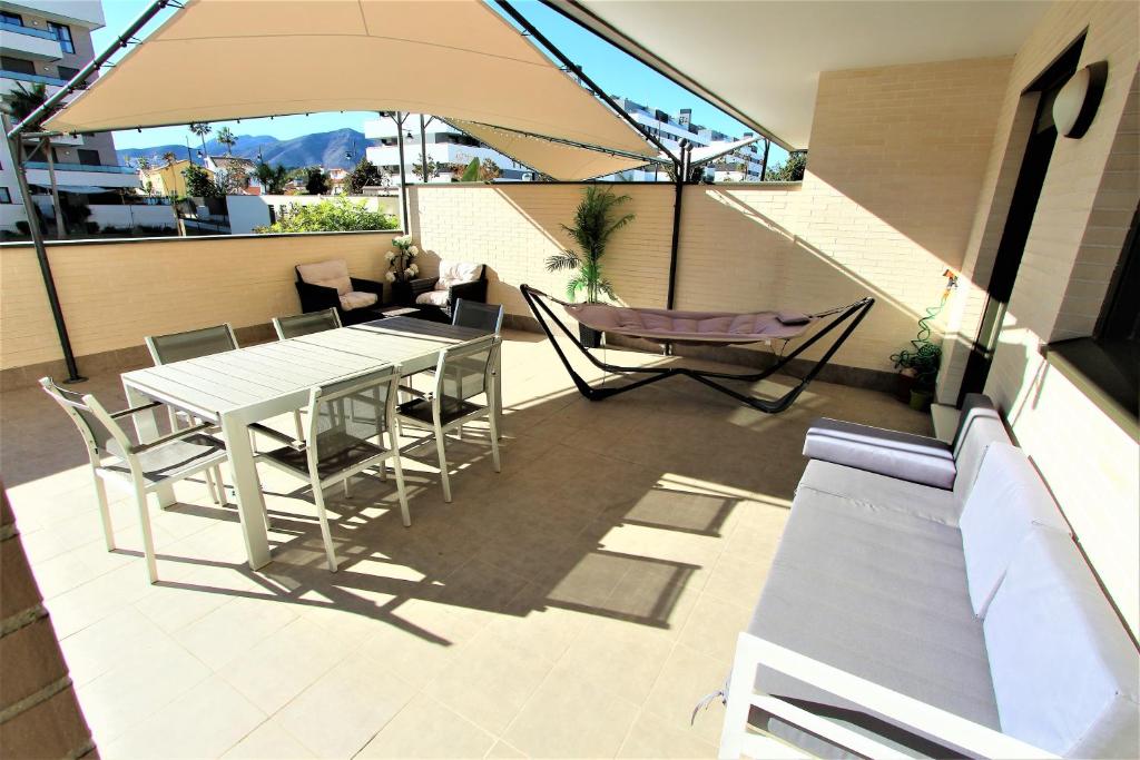 Los Alamos playa, piscina, parking y Padel, Torremolinos