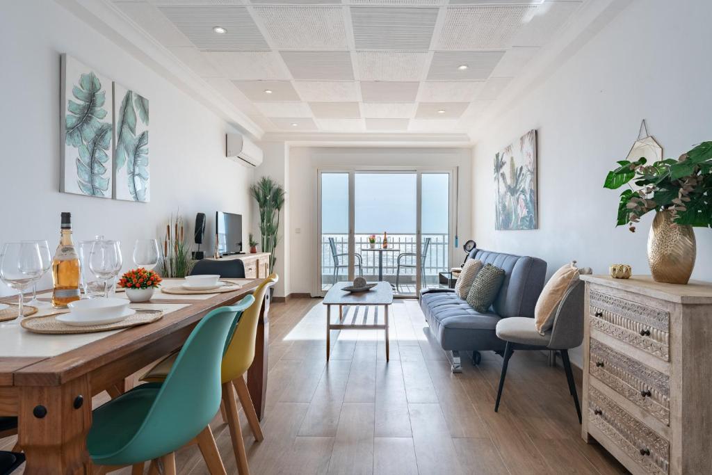 MalagaSuite Impressive Seaviews Fuengirola - 2